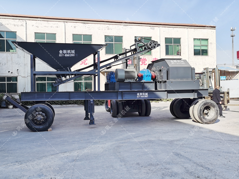 2PG1208大型移動式對輥破碎機發貨圖片